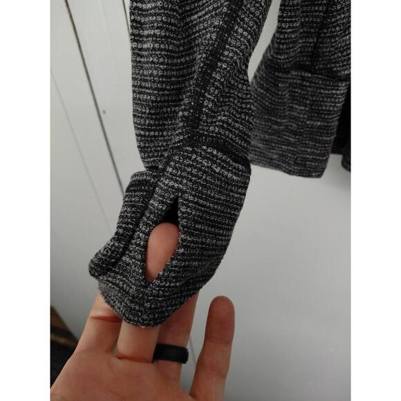 Lululemon Top Womens 10 Think Fast Pullover Athleisure Yoga Pilates Thumb Holes - Picture 5 of 11